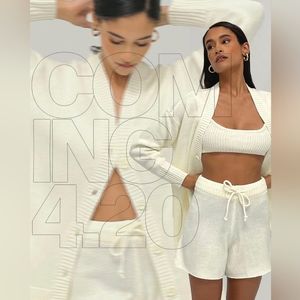 NWT - WeWoreWhat Cozy Sweater Set - S